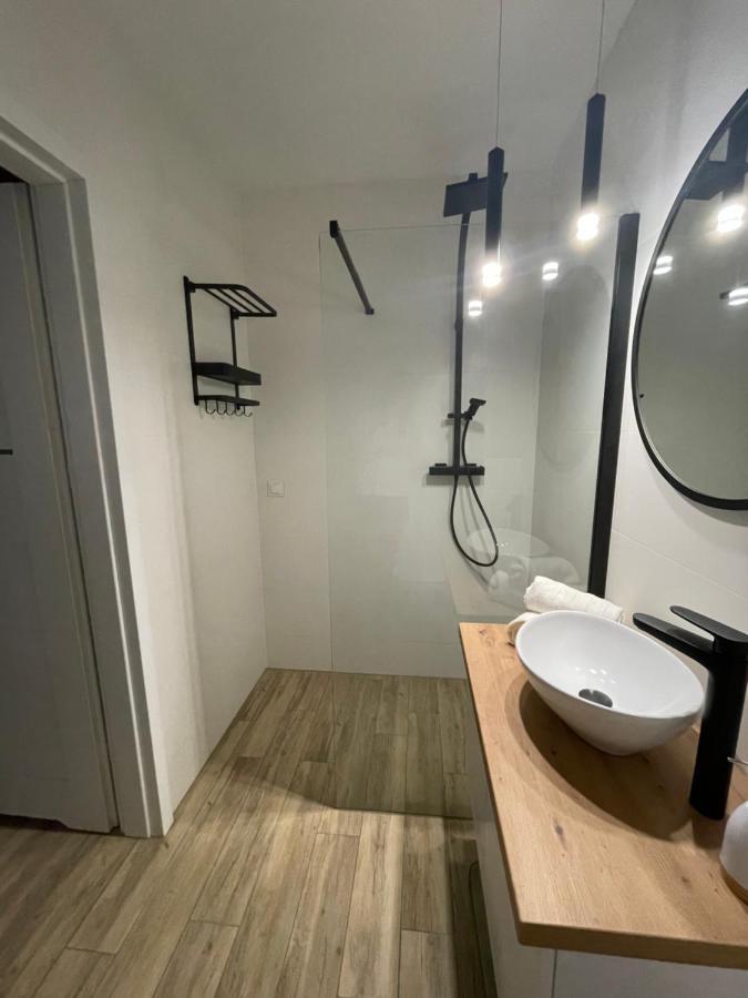 Apartament ยานตาร์ ภายนอก รูปภาพ